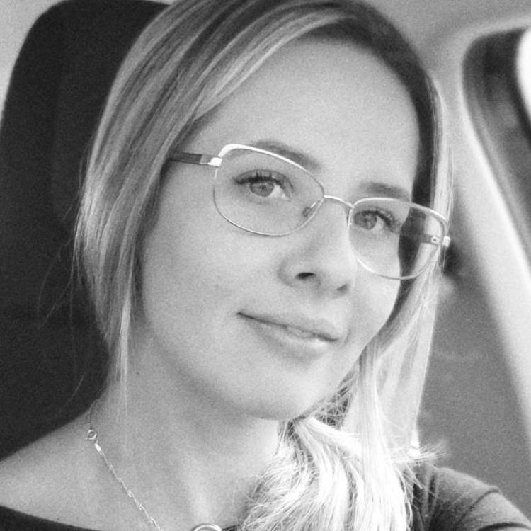 Ana Lúcia Mendes - Curadoria Idea